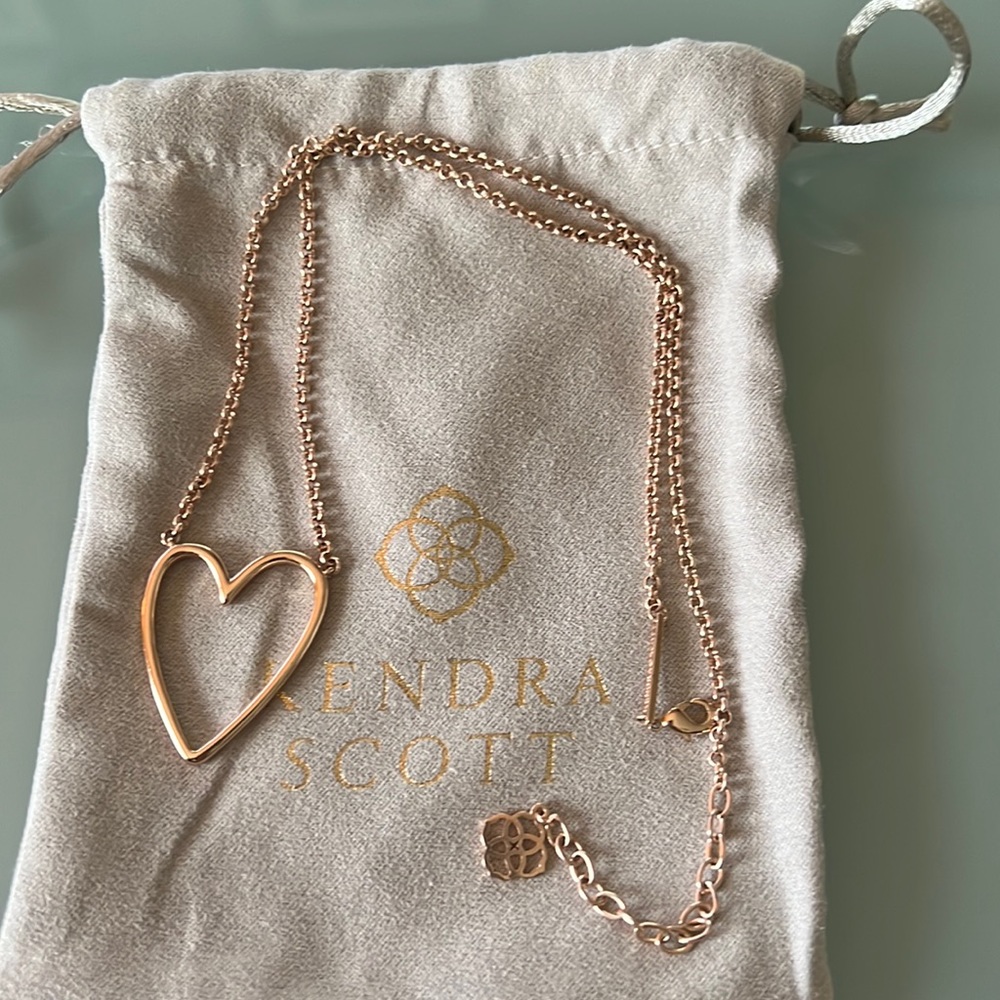 Kendra Scott Abstract Heart necklace